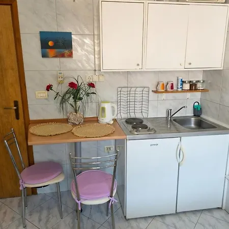 Nelly Guest house