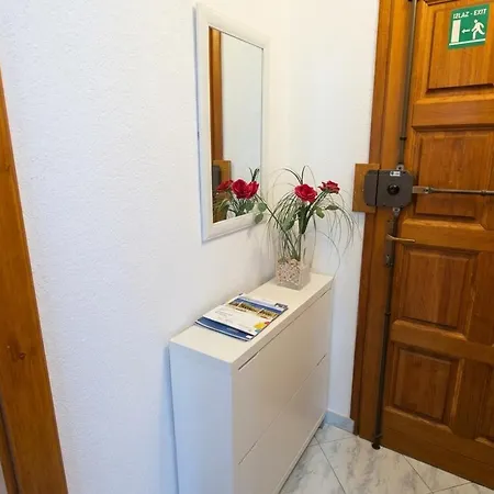 Guest house Nelly 2*